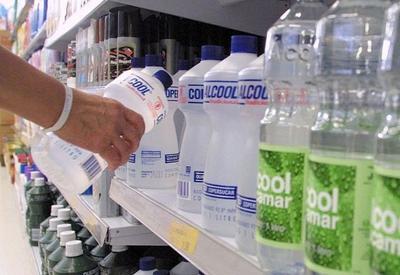 Venda de álcool líquido 70% volta a ser proibida no Brasil