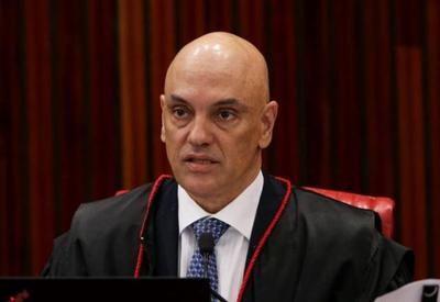Alexandre de Moraes concede liberdade para 90 presos nos atos golpistas Alexandre de Moraes concede liberdade para 90 presos nos atos golpistas