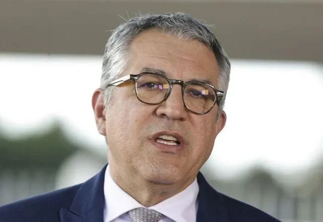 Imagem da noticia Padilha diz que Trump é "inimigo da saúde" e que se acha o "chefe do mundo"