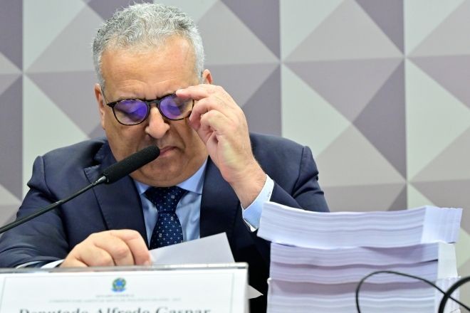 Imagem da noticia Relatório da CPMI do INSS critica STF por limitar "poderes investigatórios" da comissão