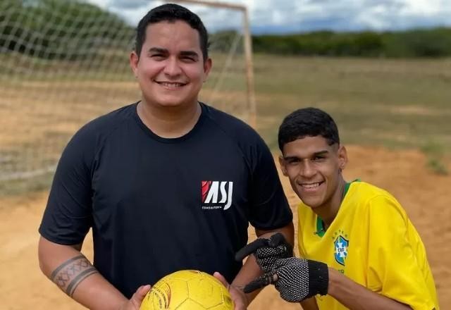 Imagem da noticia Audiência entre Luva de Pedreiro e Allan Jesus termina sem acordo