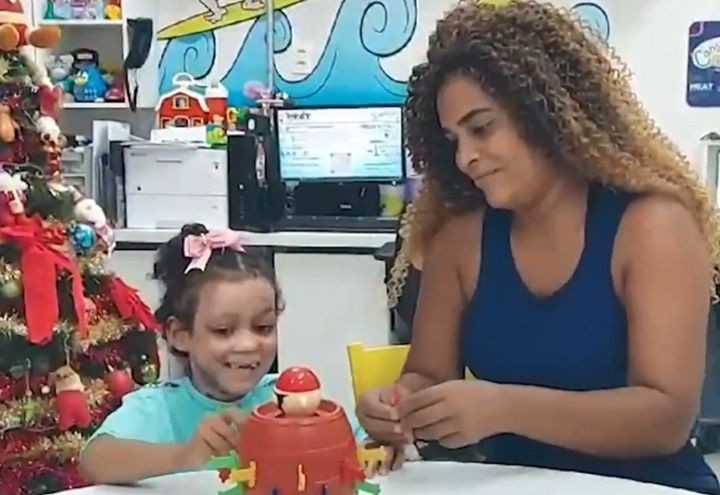 Imagem da noticia Criança que teve 90% do corpo queimado recebe alta após mais de 30 cirurgias