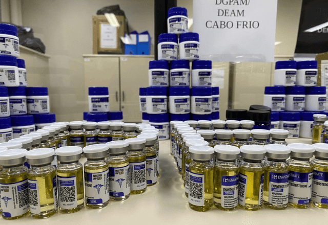 Imagem da noticia Polícia encontra estoque de anabolizantes e medicamentos ilegais em Cabo Frio (RJ)