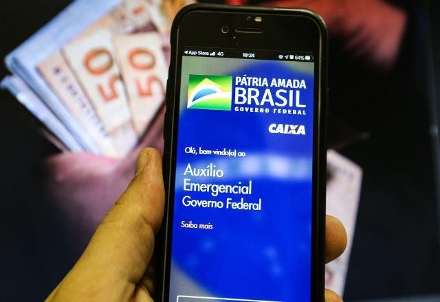 Imagem da noticia Saques da 7ª parcela do auxílio emergencial serão retomados nesta 3ª feira