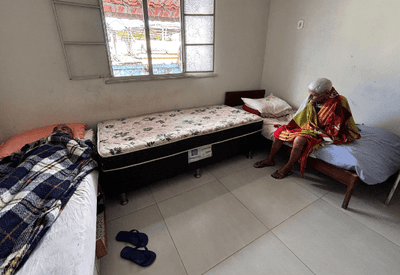 Asilo clandestino é interditado no RJ; polícia investiga denúncia de três mortes Asilo clandestino é interditado no RJ; polícia investiga denúncia de três mortes