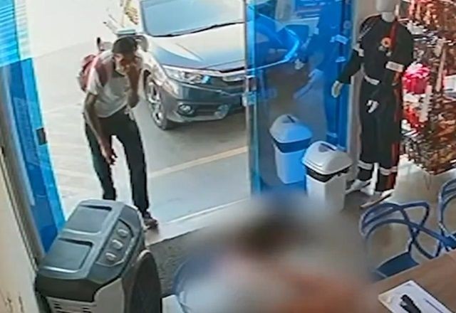 Imagem da noticia Homem é preso após beijar adolescente à força em recepção de escola
