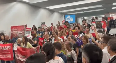 Plenário da Câmara é fechado temporariamente para jornalistas e Casa tem ato em apoio a Glauber Braga Plenário da Câmara é fechado temporariamente para jornalistas e Casa tem ato em apoio a Glauber Braga