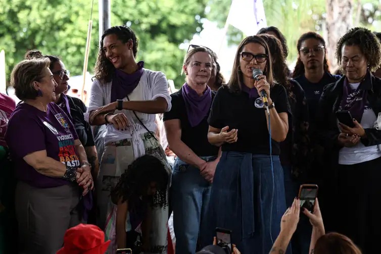 Imagem da noticia Ministras reforçam combate à violência contra a mulher em dia com manifestações no país inteiro