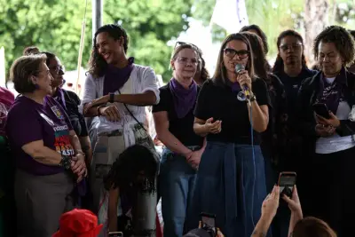 Ministras reforçam combate à violência contra a mulher em dia com manifestações no país inteiro Ministras reforçam combate à violência contra a mulher em dia com manifestações no país inteiro
