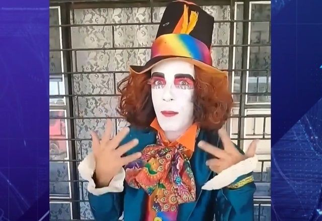 Imagem da noticia Artista que interpreta “Chapeleiro Maluco” é preso por tentativa de estupro