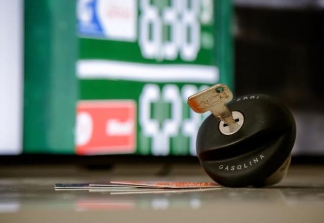 Imagem da noticia Com reajuste dos combustíveis, gasolina chega a R$ 8,77 em postos