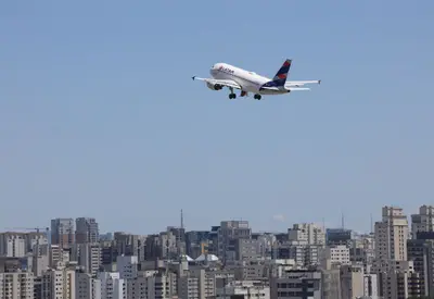 Ministro de Portos diz que "controle de preços" não funciona com companhias aéreas Ministro de Portos diz que "controle de preços" não funciona com companhias aéreas