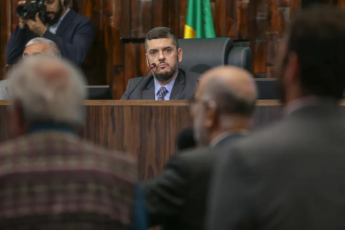 Imagem da noticia Defesa de Rodrigo Bacellar nega obstrução de investigações e cita cooperação com a Justiça