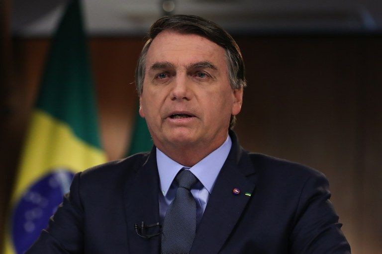 Imagem da noticia Bolsonaro fica menos de 30 minutos na PF e se cala em depoimento