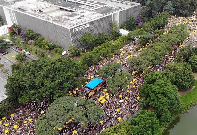 Imagem da noticia É seguro pensar em um carnaval sem restrições em 2022?