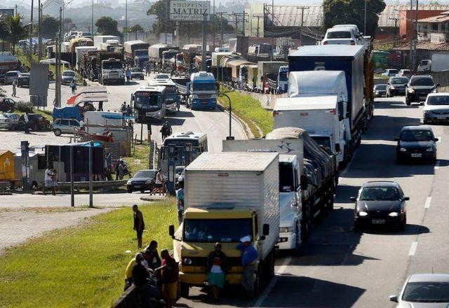 Os bloqueios nas estradas a um mês da posse do presidente eleito Lula