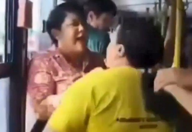 Imagem da noticia Mulher não cede banco de ônibus para criança com autismo