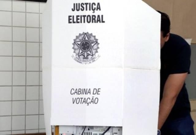 Imagem da noticia PL disputará 23 cidades no segundo turno, sendo 9 capitais; PT concorre em 13 municípios, 4 são capitais