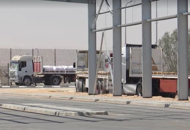 Imagem da noticia Caminhões de ajuda humanitária aguardam para entrar em Gaza