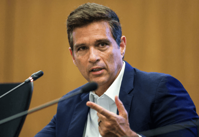 Imagem da noticia Campos Neto fala em conectar Pix a outros sistemas internacionais de pagamento instantâneo