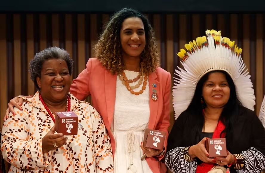 Imagem da noticia Após dança das cadeiras, governo Lula mantém 10 mulheres no comando de ministérios