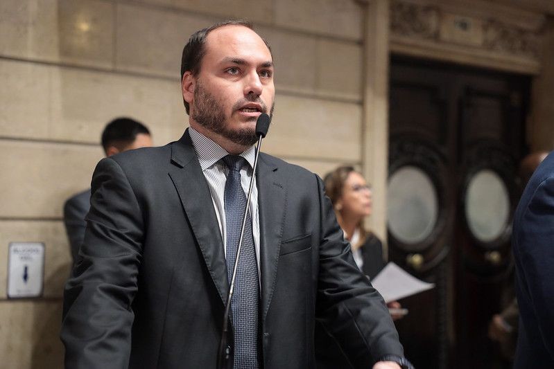 Imagem da noticia De gabinete do ódio a "Abin paralela": relembre controvérsias em torno de Carlos Bolsonaro