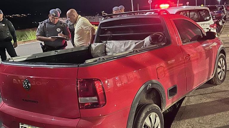 Imagem da noticia Advogado de PMs investigados em morte de delator do PCC tem carro alvejado por tiros