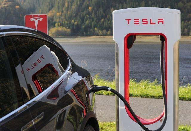 Imagem da noticia Tesla fez recall para mais de 80 mil carros, diz autoridade da China