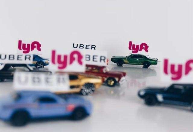 Imagem da noticia Lyft desaba na bolsa, Uber tem prejuízo e ambas perdem valor de mercado