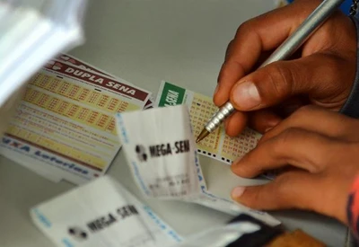 Mega-Sena sorteia prêmio de R$ 8 milhões neste sábado (21) Mega-Sena sorteia prêmio de R$ 8 milhões neste sábado (21)