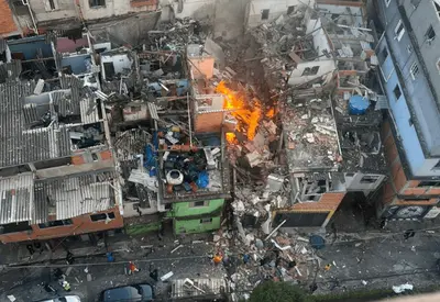 SP: Sabesp e Comgás anunciam pagamento de R$ 2 mil a famílias afetadas por explosão SP: Sabesp e Comgás anunciam pagamento de R$ 2 mil a famílias afetadas por explosão