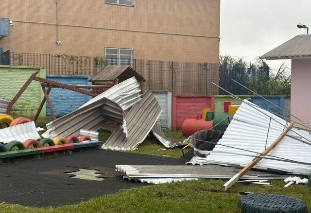 Imagem da noticia Parte do telhado de creche em São Paulo desaba após forte chuva