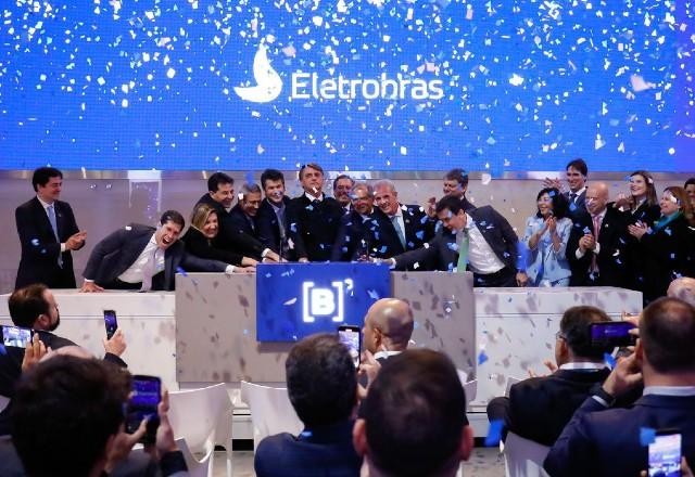 Imagem da noticia "Filho que saiu de casa aos 18", diz Guedes sobre privatização da Eletrobras