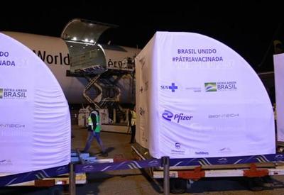 Doria acusa ministério de enviar apenas metade das doses previstas Doria acusa ministério de enviar apenas metade das doses previstas