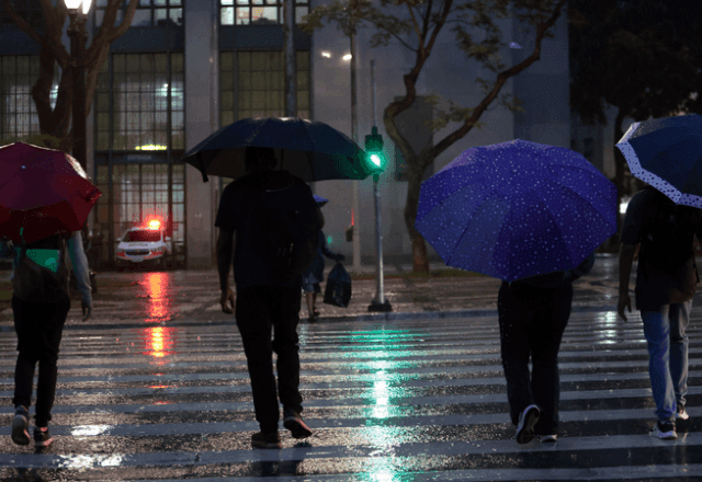 Instabilidades provocam chuva forte e temporais em boa parte do Brasil nesta quarta (1º) Instabilidades provocam chuva forte e temporais em boa parte do Brasil nesta quarta (1º)