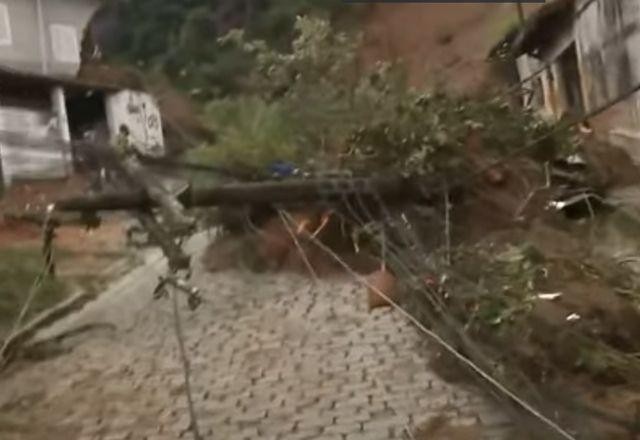 Imagem da noticia Tragédia no Rio: Bolsonaro vai para Petrópolis na 6ªfeira, diz ministro