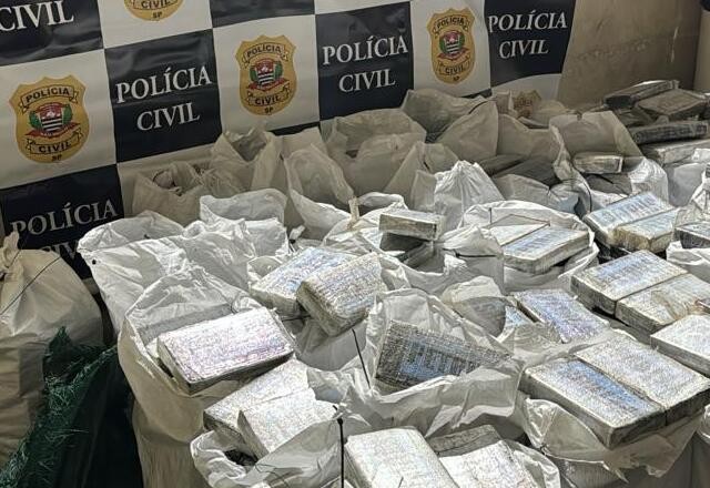 Imagem da noticia SP: Polícia apreende mais de 1.000 tijolos de cocaína durante ação em busca de PM