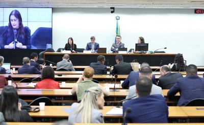 Fim da escala 6X1: Centrão pede retirada de emenda que prevê transição de 10 anos Fim da escala 6X1: Centrão pede retirada de emenda que prevê transição de 10 anos