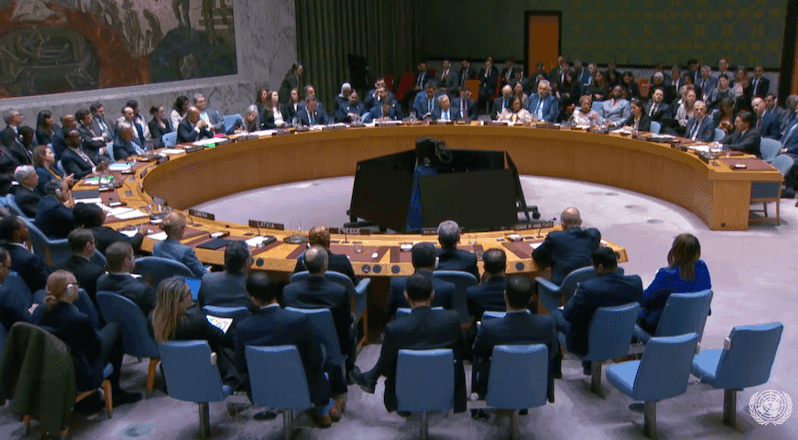 Na ONU, EUA e Israel falam em impedir bomba nuclear; Irã acusa crime de guerra Na ONU, EUA e Israel falam em impedir bomba nuclear; Irã acusa crime de guerra