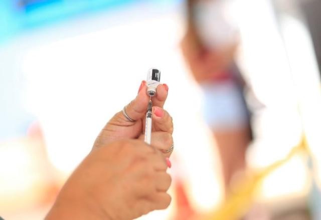 Imagem da noticia Ministério da Saúde anuncia dose de reforço para quem tem mais de 60 anos