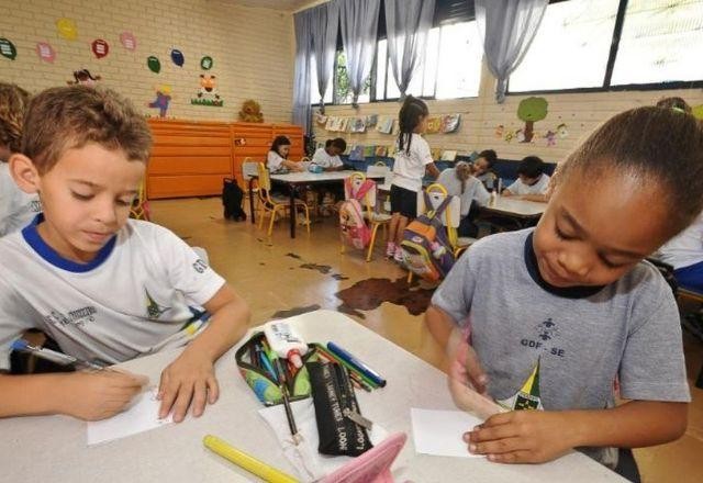 Imagem da noticia Governo de SP cria 12 mil vagas para atender alunos da rede privada