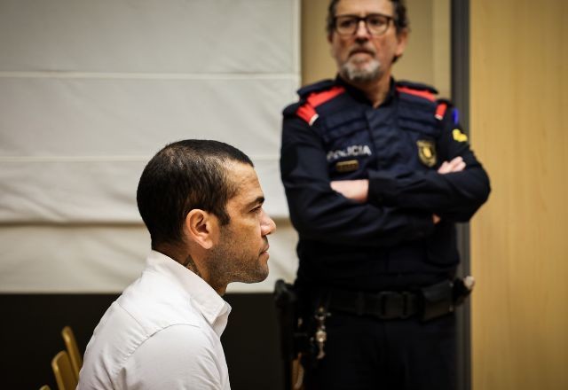 Imagem da noticia Relembre as diferentes versões de Daniel Alves em acusação de estupro