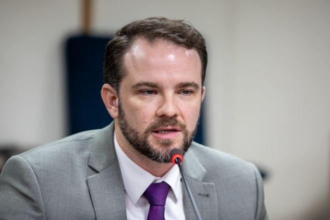 Imagem da noticia Governo propõe subsídio de R$ 1,20 por litro de diesel importado para segurar preços