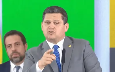 Todo mundo está passando dos limites institucionais, diz Alcolumbre em recado ao Planalto e STF Todo mundo está passando dos limites institucionais, diz Alcolumbre em recado ao Planalto e STF