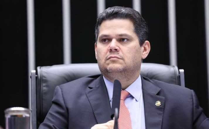Congresso derruba vetos de Lula e estende doações a estados e municípios no ano eleitoral Congresso derruba vetos de Lula e estende doações a estados e municípios no ano eleitoral