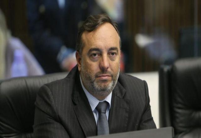 Imagem da noticia Deputado Fernando Francischini é cassado por fake news