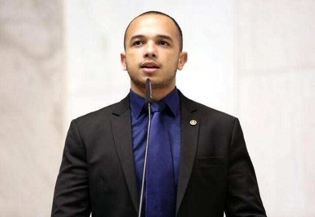 Imagem da noticia SP: deputado Douglas Garcia entra com pedido de falência na Justiça