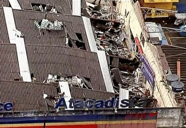 Imagem da noticia SP: Funcionário cita “irresponsabilidade” de mercado após desabamento