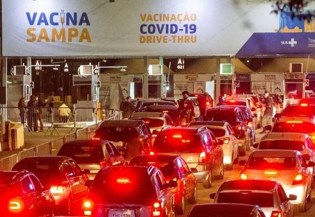 Imagem da noticia SP aplicou mais de 500 mil doses em 34 horas de Virada da Vacina