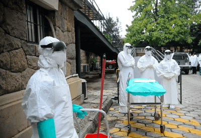 Surto de ebola já soma 516 casos suspeitos e 131 mortes no Congo Surto de ebola já soma 516 casos suspeitos e 131 mortes no Congo
